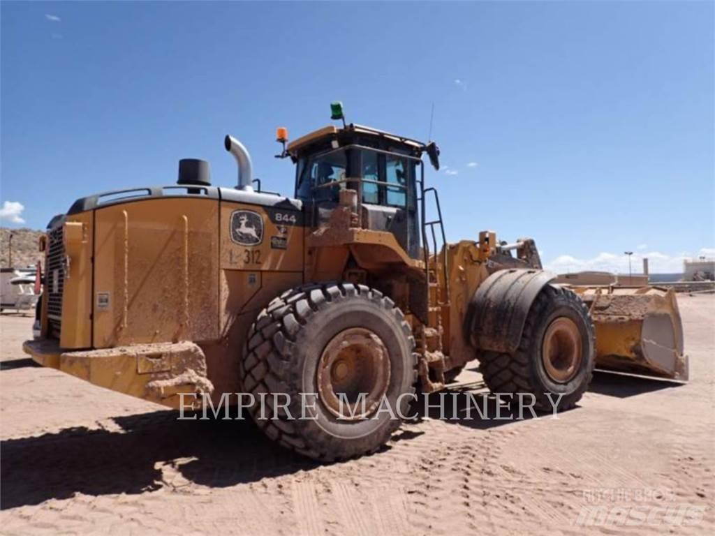 John Deere 844P Фронтальные погрузчики