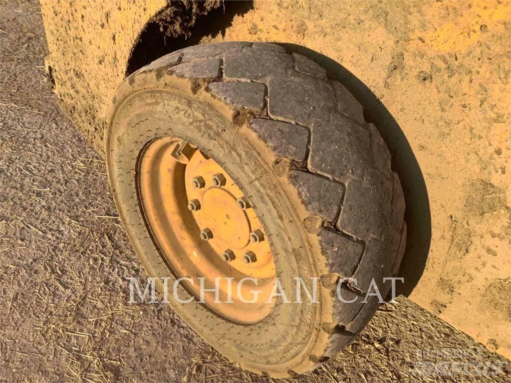 John Deere & CO. 318G Мини-погрузчики