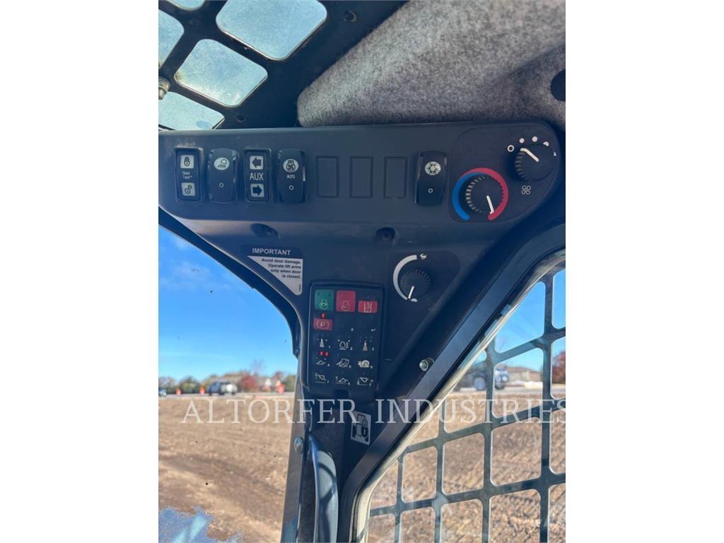 John Deere & CO. 323E Мини-погрузчики