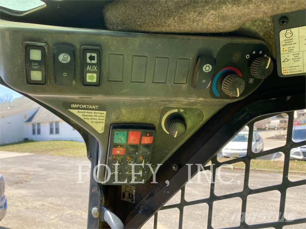 John Deere & CO. 330G Мини-погрузчики