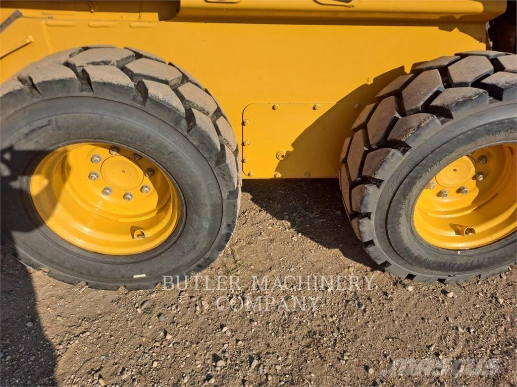 John Deere & CO. 332G Мини-погрузчики
