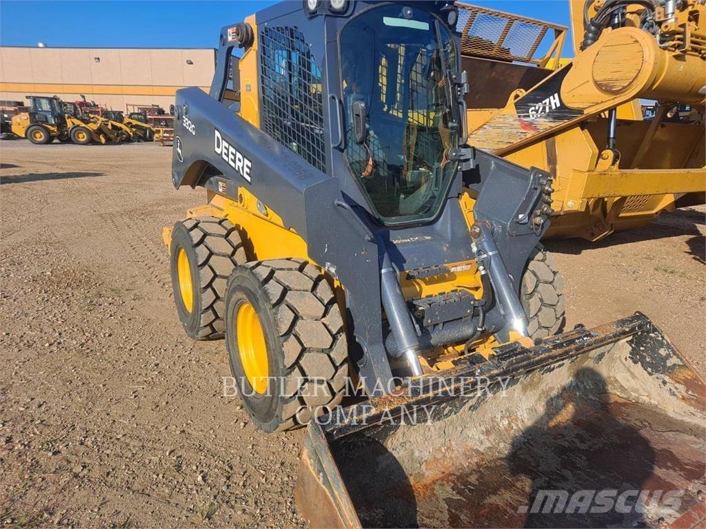 John Deere & CO. 332G Мини-погрузчики