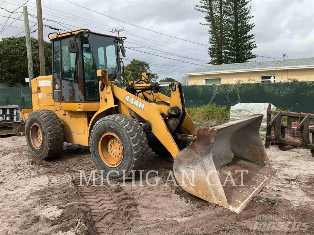 John Deere & CO. 444H Фронтальные погрузчики