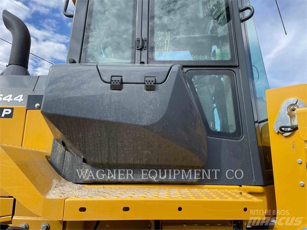 John Deere & CO. 544P Фронтальные погрузчики