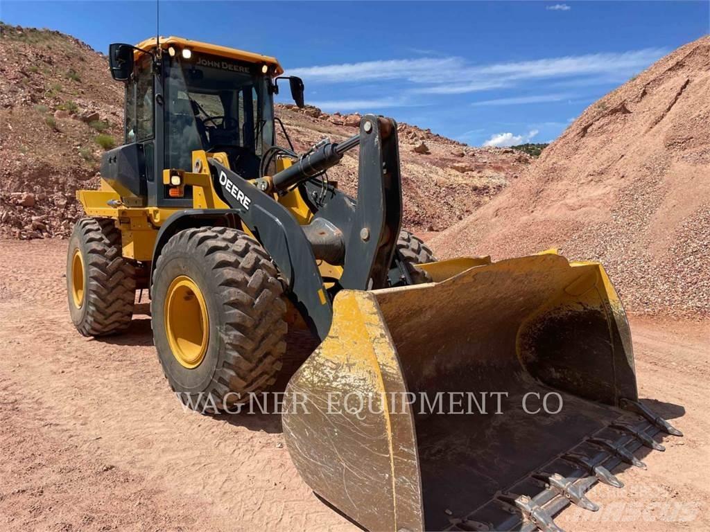 John Deere & CO. 544P Фронтальные погрузчики