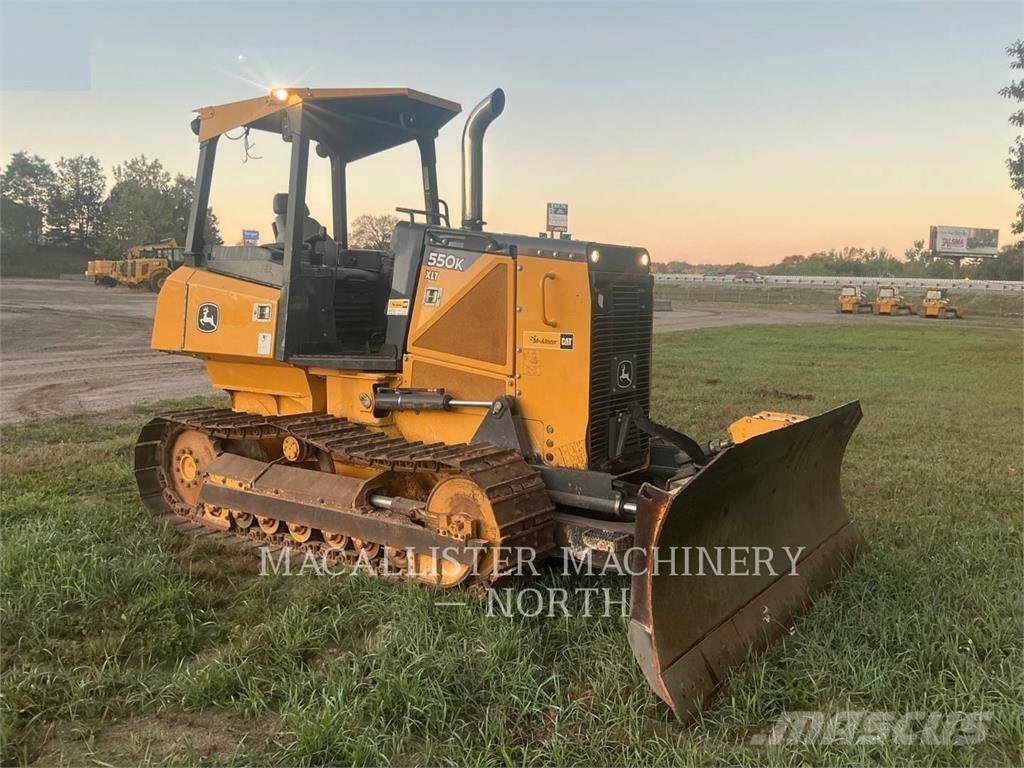 John Deere & CO. 550 Гусеничные бульдозеры