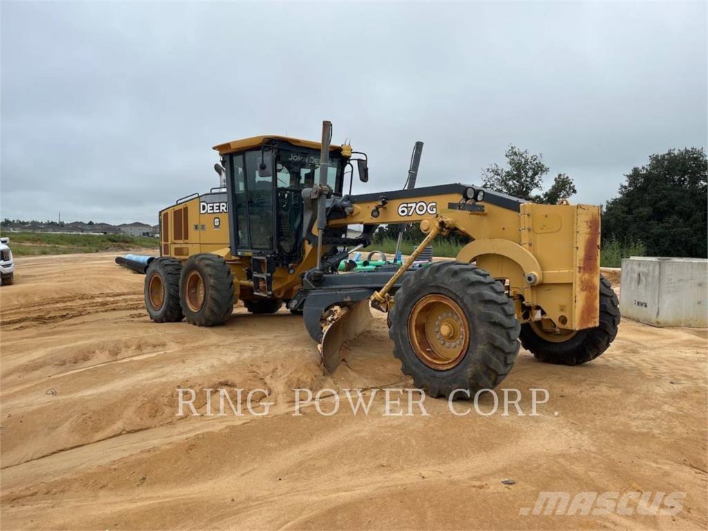 John Deere & CO. 670G Грейдеры