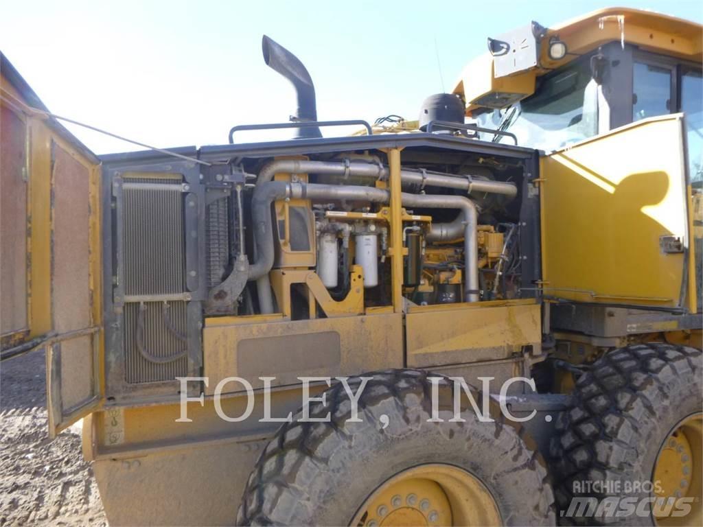 John Deere & CO. 672G Грейдеры