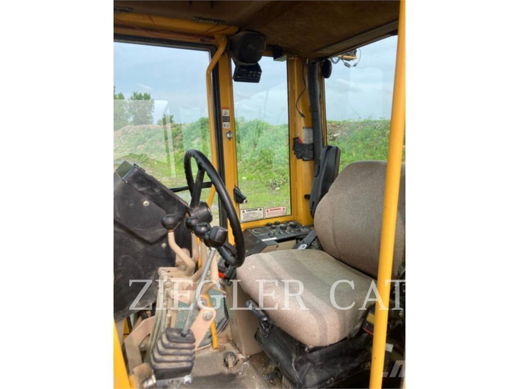 John Deere & CO. 770CH Грейдеры