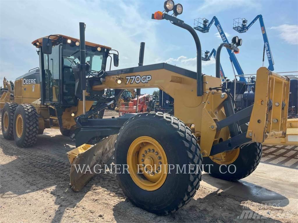 John Deere & CO. 770GP Грейдеры