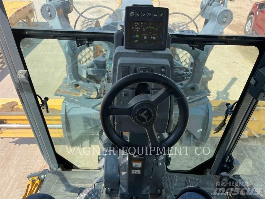 John Deere & CO. 770GP Грейдеры