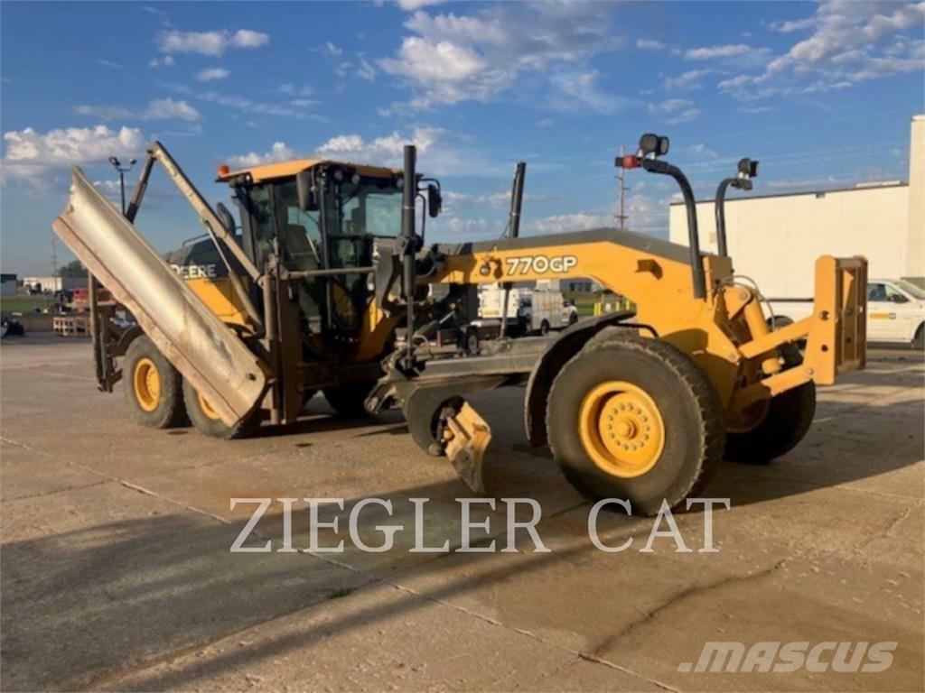 John Deere & CO. 770GP Грейдеры