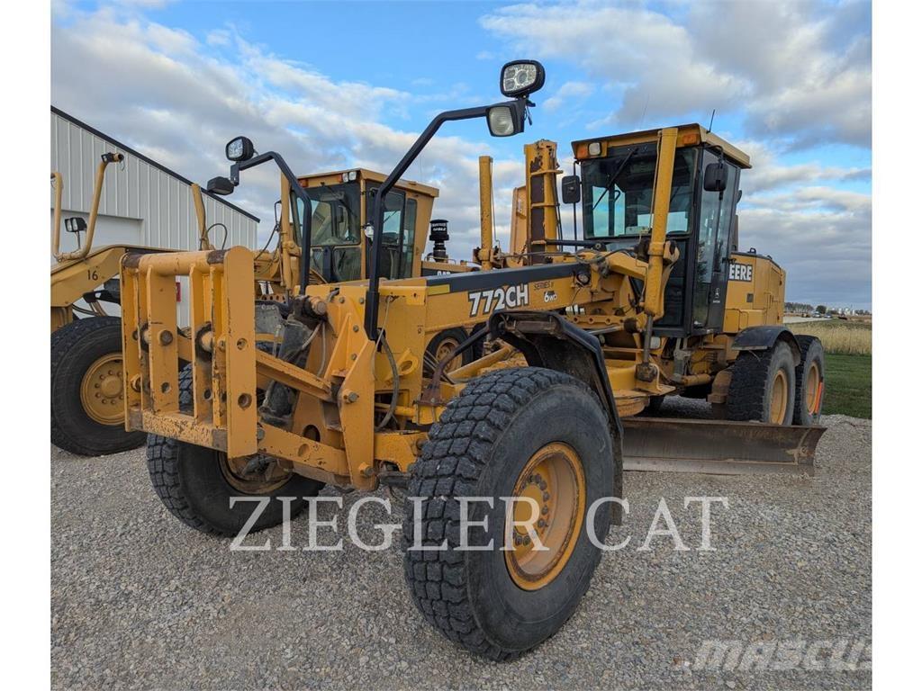 John Deere & CO. 772CH Грейдеры