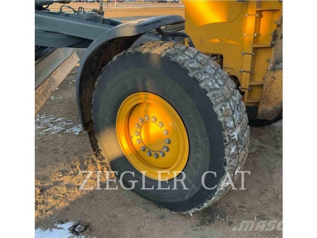 John Deere & CO. 772G Грейдеры
