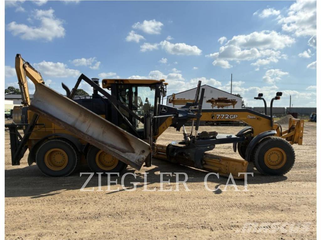 John Deere & CO. 772GP Грейдеры