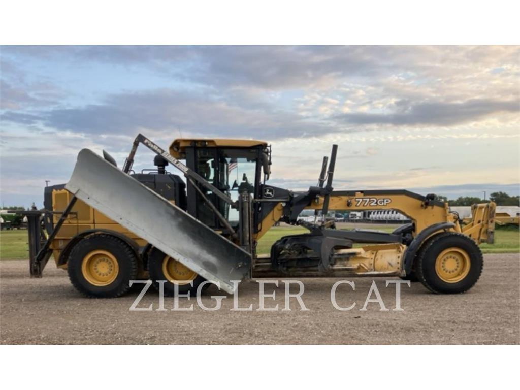 John Deere & CO. 772GP Грейдеры