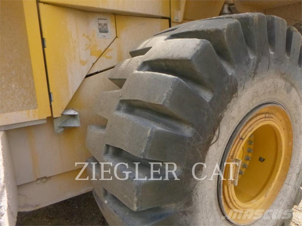 John Deere & CO. 844K III Фронтальные погрузчики