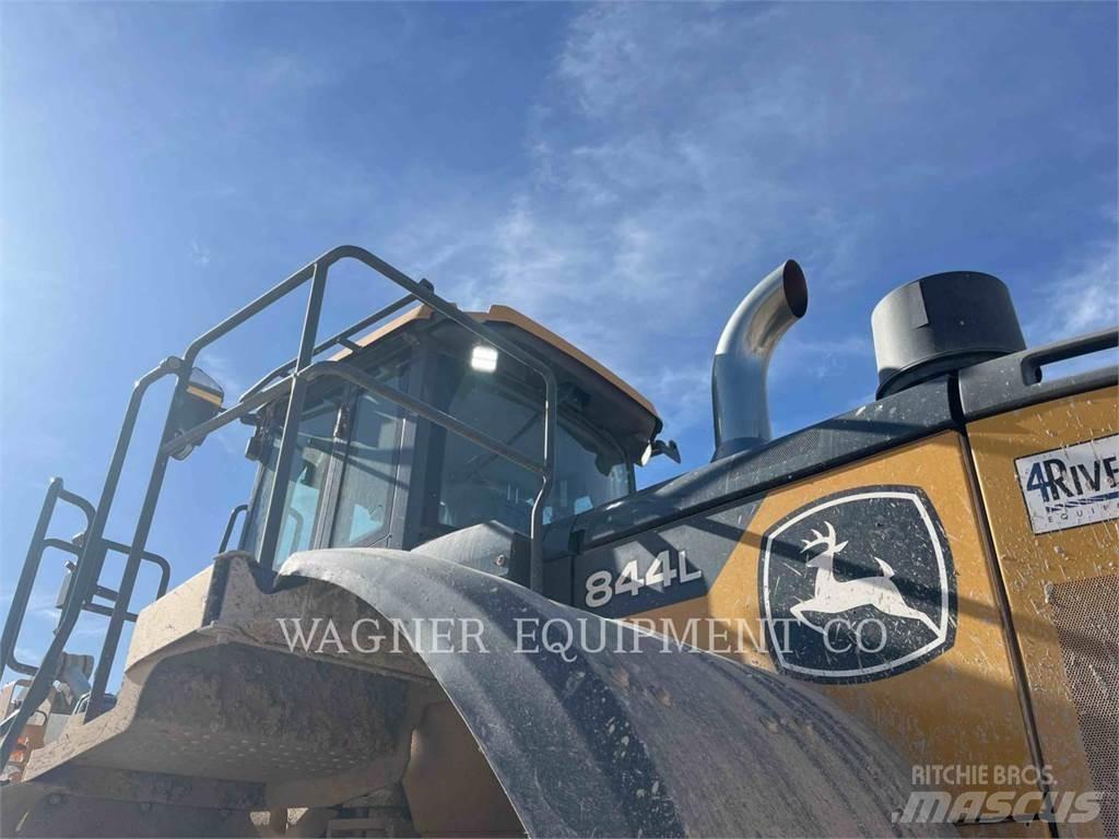 John Deere & CO. 844L AG Фронтальные погрузчики