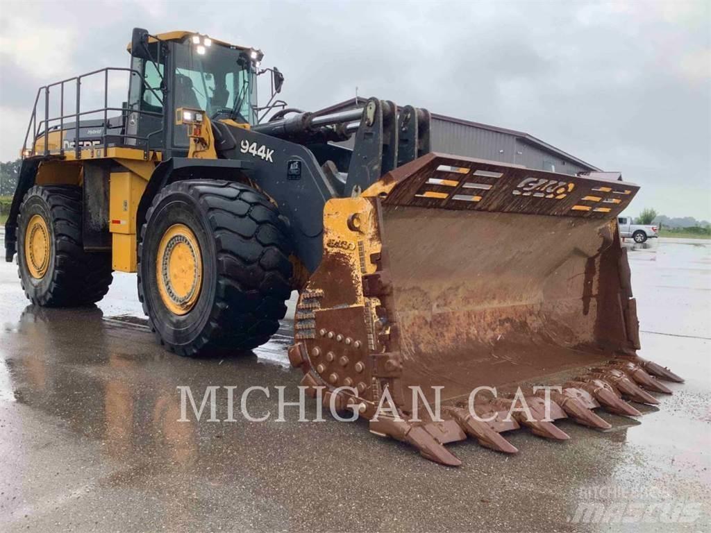 John Deere & CO. 944K Фронтальные погрузчики