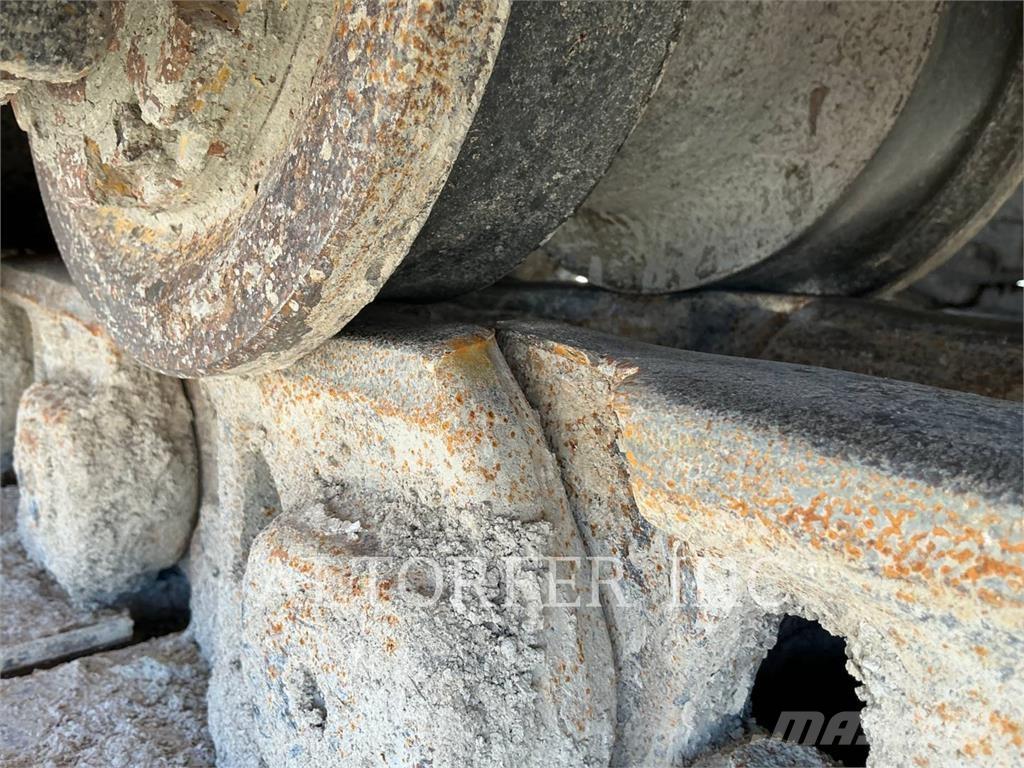 Komatsu D155AX-8 Гусеничные бульдозеры