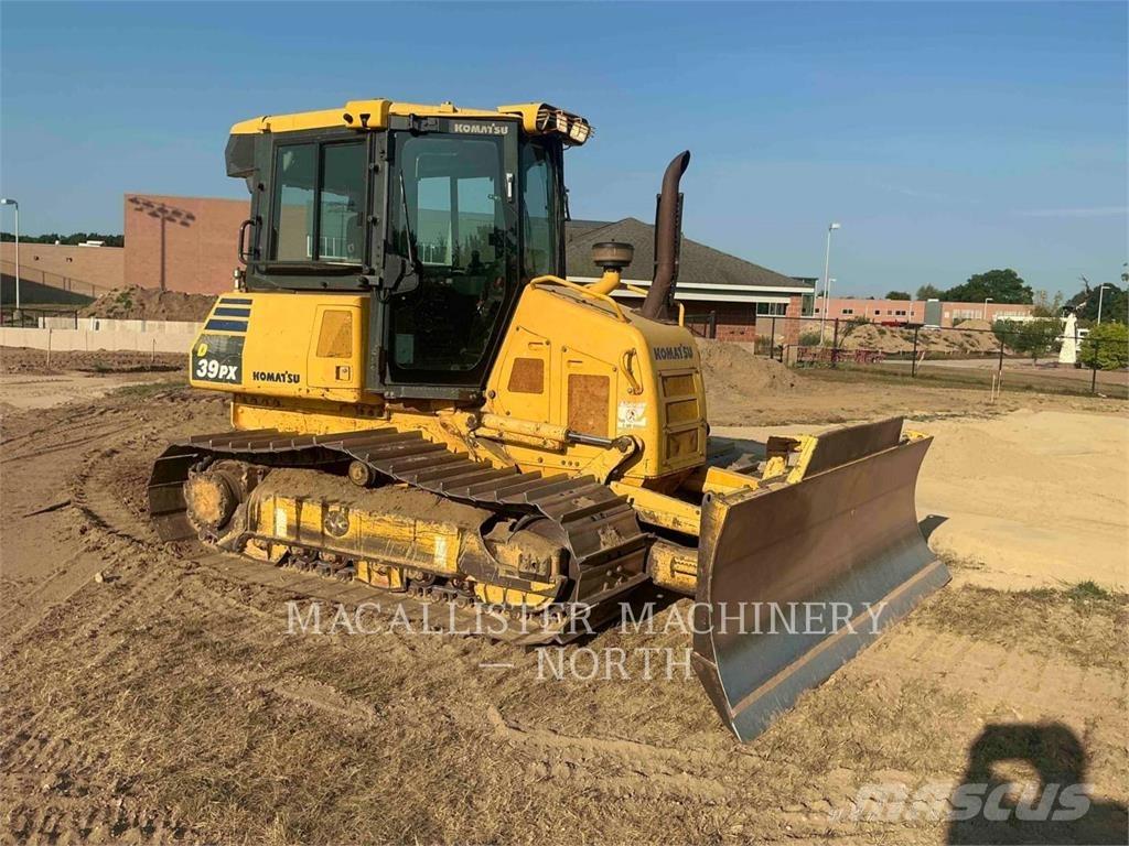 Komatsu D39PX-23 Гусеничные бульдозеры