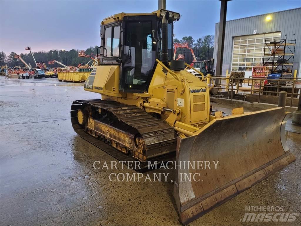 Komatsu D51 PXI Гусеничные бульдозеры