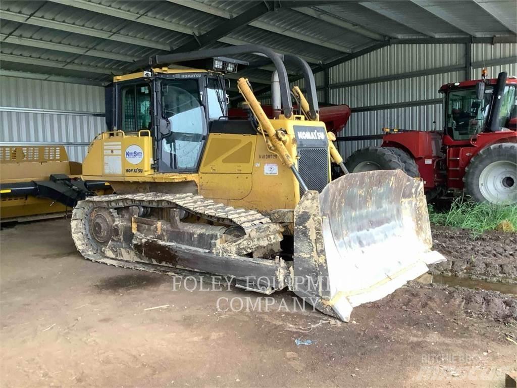 Komatsu D65EX17 Гусеничные бульдозеры