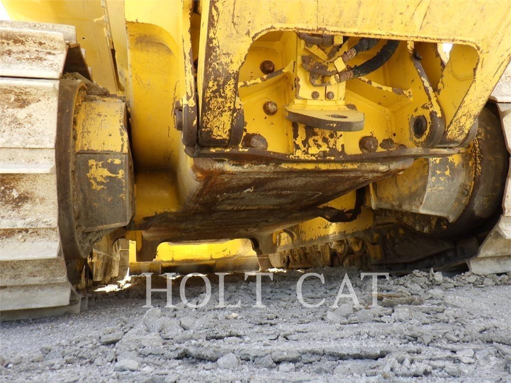 Komatsu D71EX-24 Гусеничные бульдозеры
