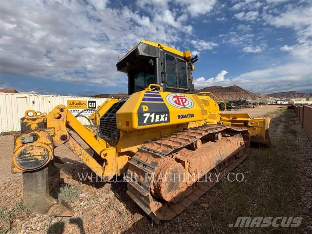 Komatsu D71EXI-24 Гусеничные бульдозеры