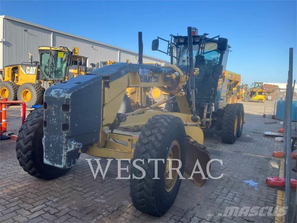 Komatsu GD555-5 Грейдеры