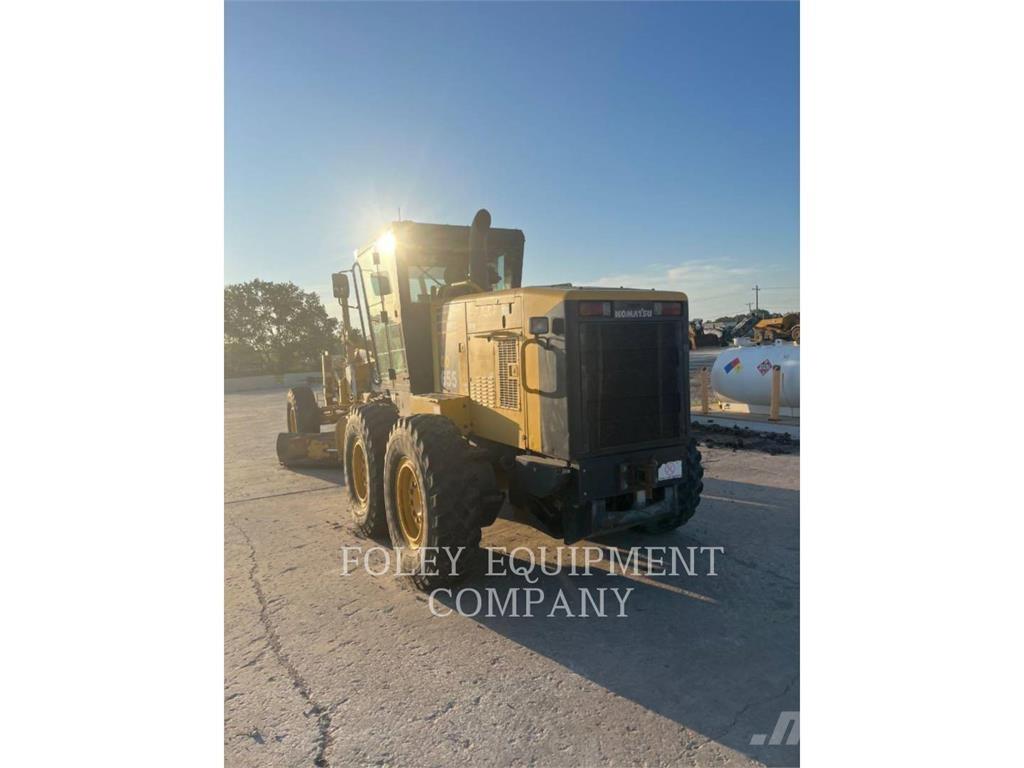 Komatsu GD655-3 Грейдеры
