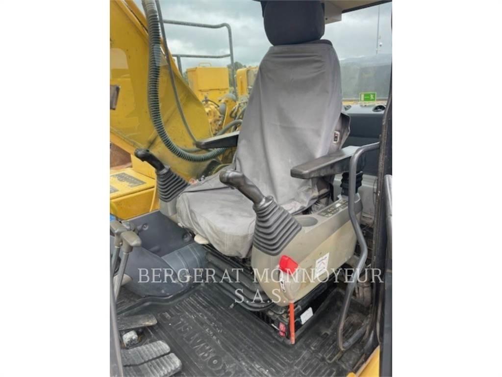 Komatsu HB215 Гусеничные экскаваторы
