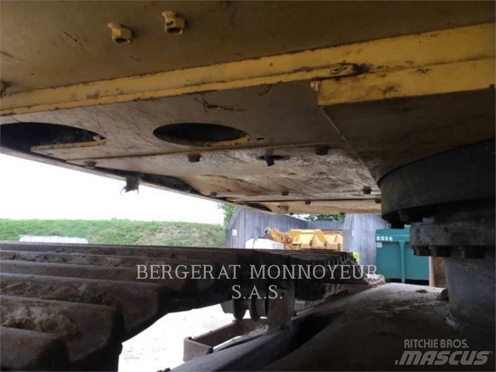 Komatsu HB215LC Гусеничные экскаваторы