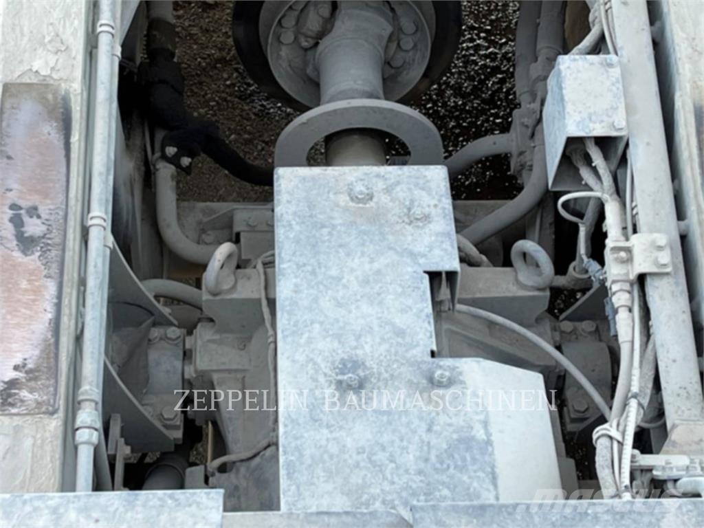 Komatsu HD405-7 Шарнирно-сочленённые самосвалы