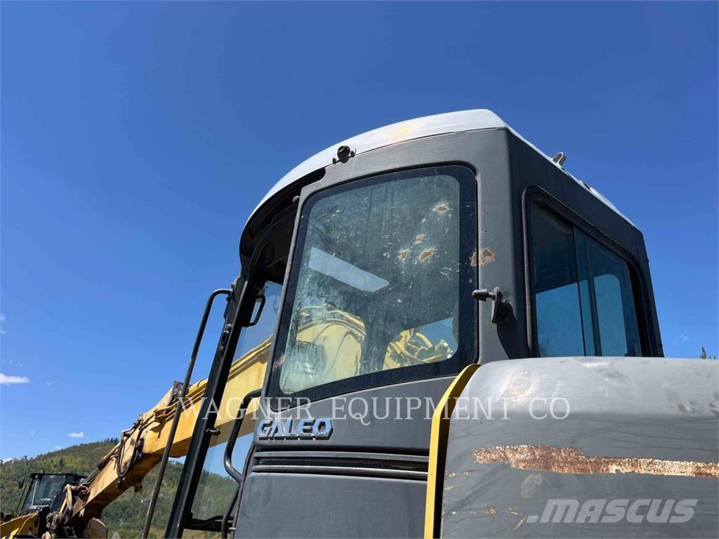 Komatsu PC138USLC2 Гусеничные экскаваторы