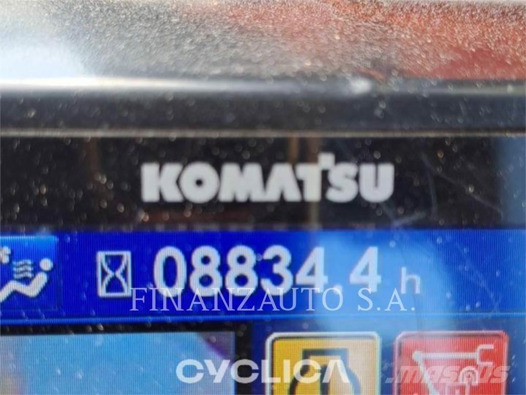 Komatsu PC210 Гусеничные экскаваторы