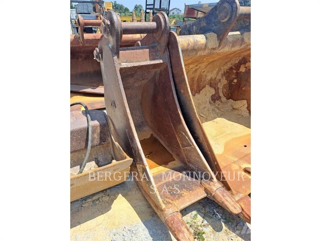 Komatsu PC210LC Гусеничные экскаваторы