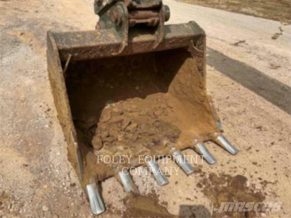 Komatsu PC210LCI11 Гусеничные экскаваторы