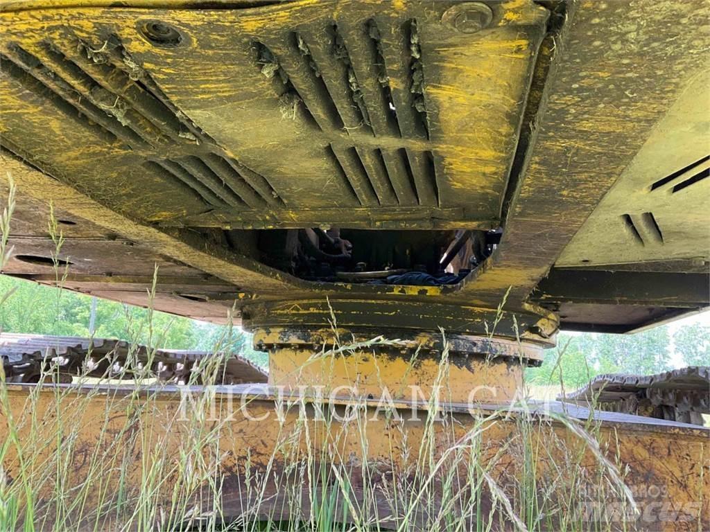 Komatsu PC220 Гусеничные экскаваторы