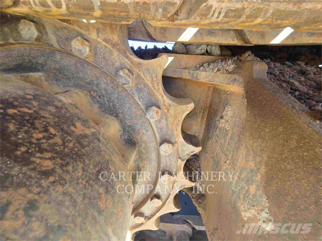 Komatsu PC220LC Гусеничные экскаваторы
