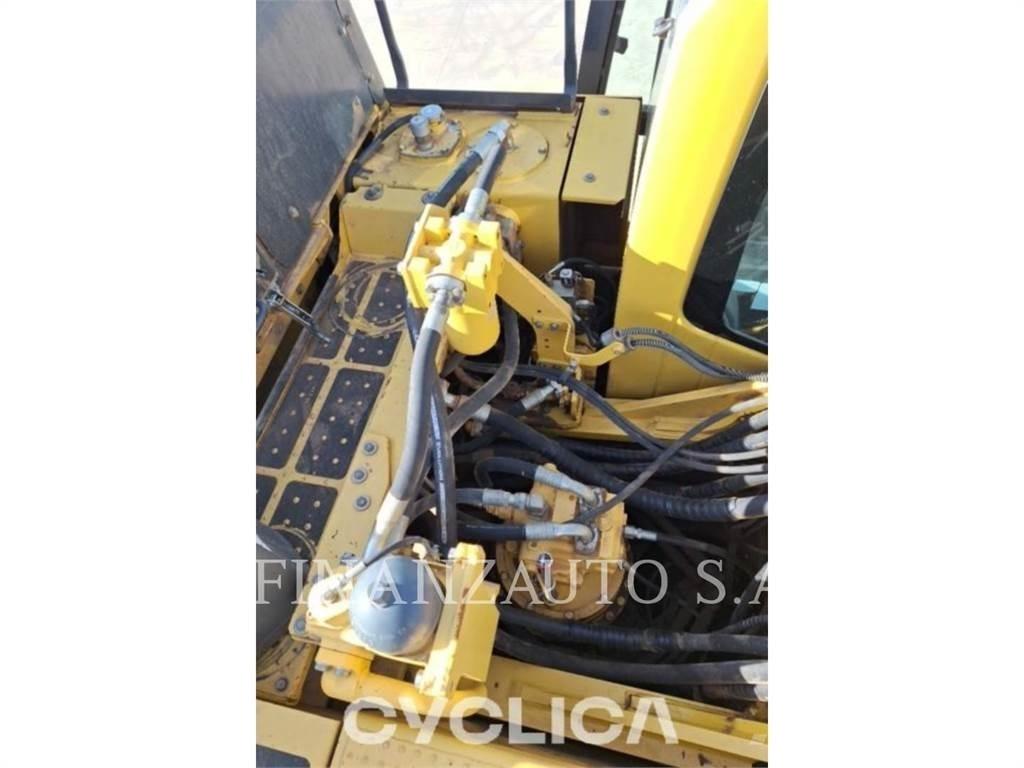 Komatsu PC490 Гусеничные экскаваторы