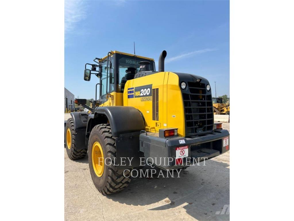 Komatsu WA200-8 Фронтальные погрузчики