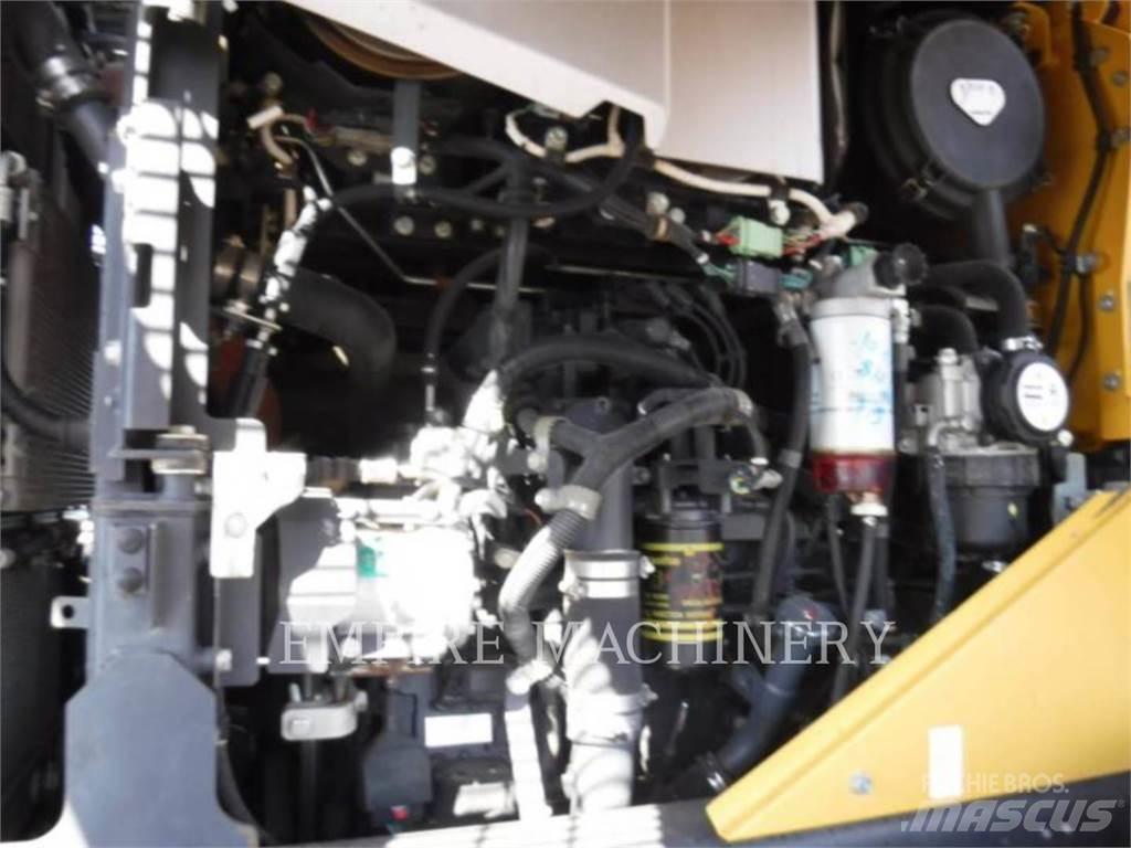 Komatsu WA270-8 Фронтальные погрузчики