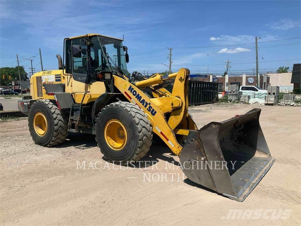 Komatsu WA320-7 Фронтальные погрузчики