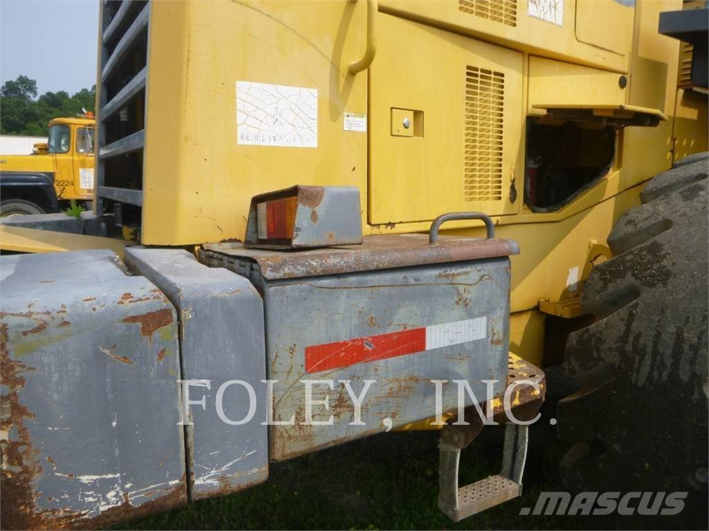 Komatsu WA500-3 Фронтальные погрузчики