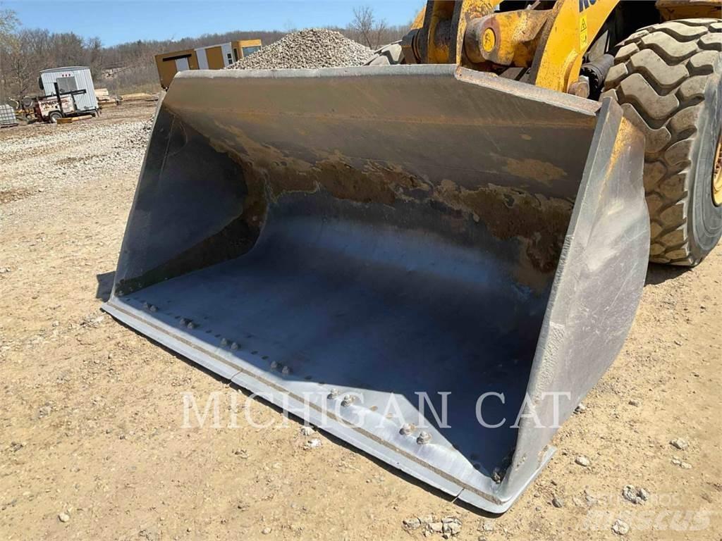 Komatsu WA500-7 Фронтальные погрузчики