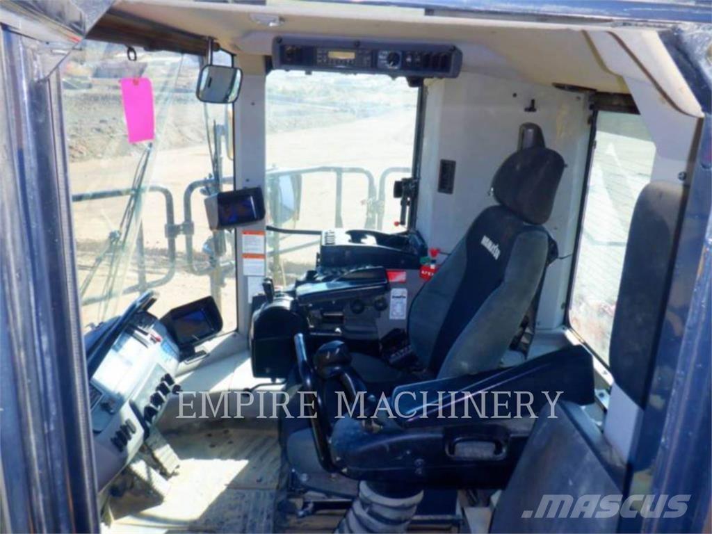 Komatsu WA900-8 Фронтальные погрузчики