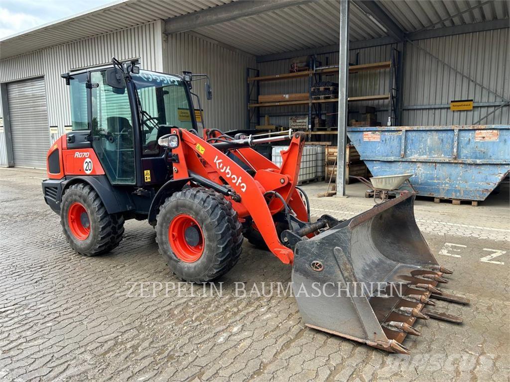 Kubota R070 Фронтальные погрузчики