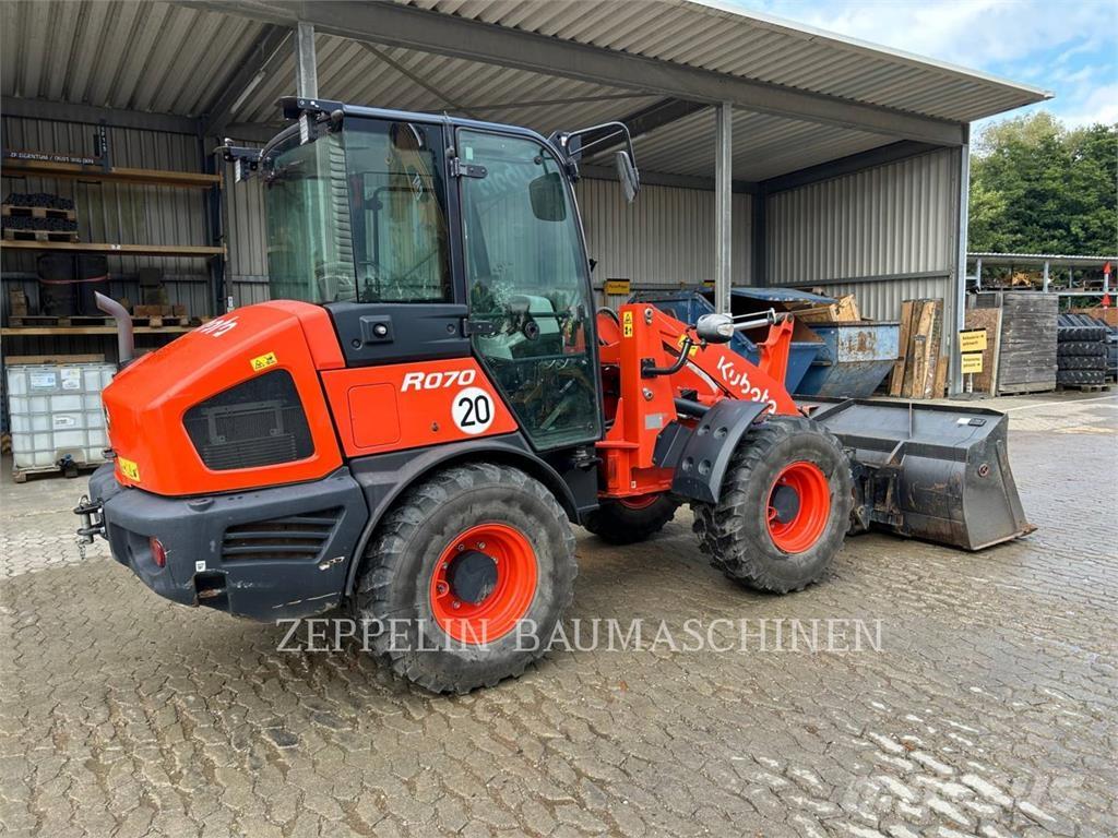 Kubota R070 Фронтальные погрузчики