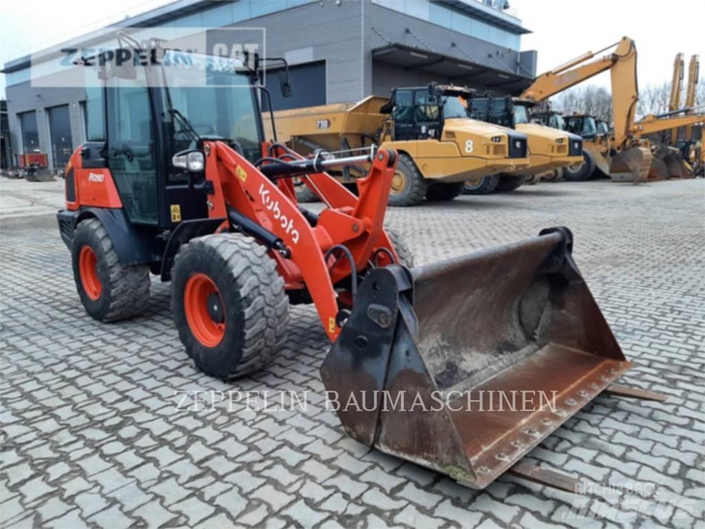 Kubota R090 Фронтальные погрузчики
